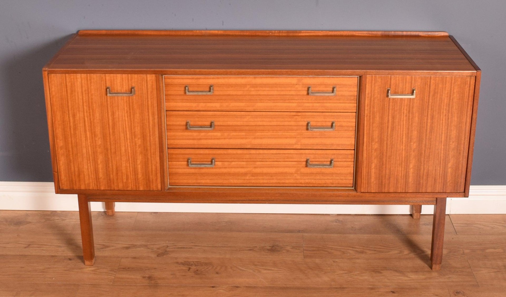 Teak Sideboard von E Gomme für GPlan, 1960er bei Pamono kaufen