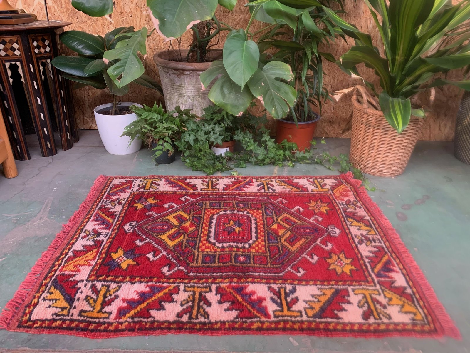 Vintage Western Turkish Rug for sale at Pamono