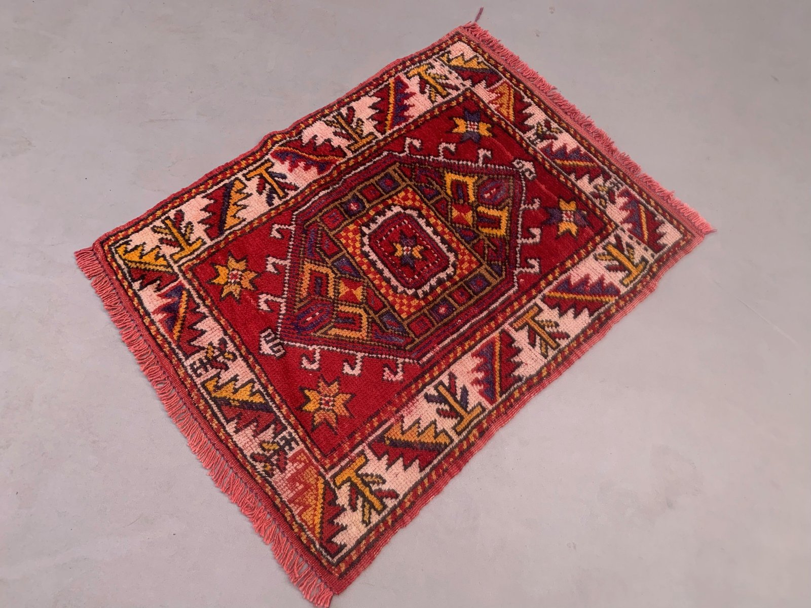 Vintage Western Turkish Rug for sale at Pamono