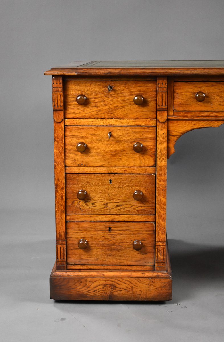 19th Century Victorian English Oak Writing Desk for sale at Pamono