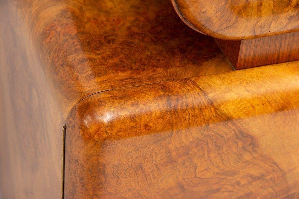 Britischer Art Deco Walnuss Wandschrank, 1930er bei Pamono kaufen
