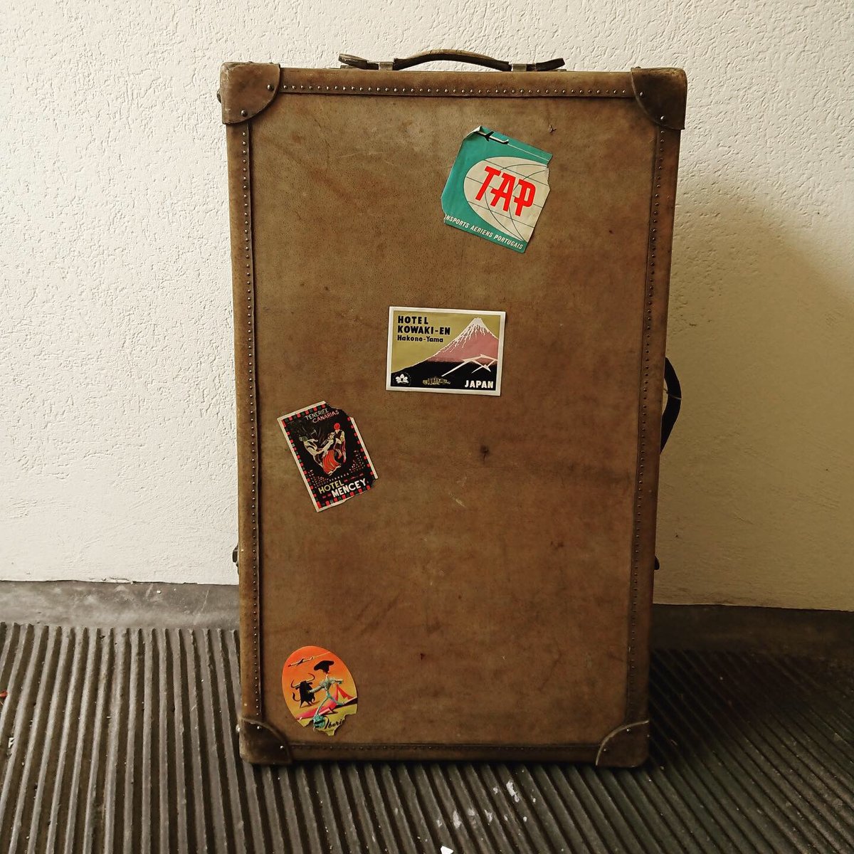 German Wardrobe Suitcase, 1930s for sale at Pamono