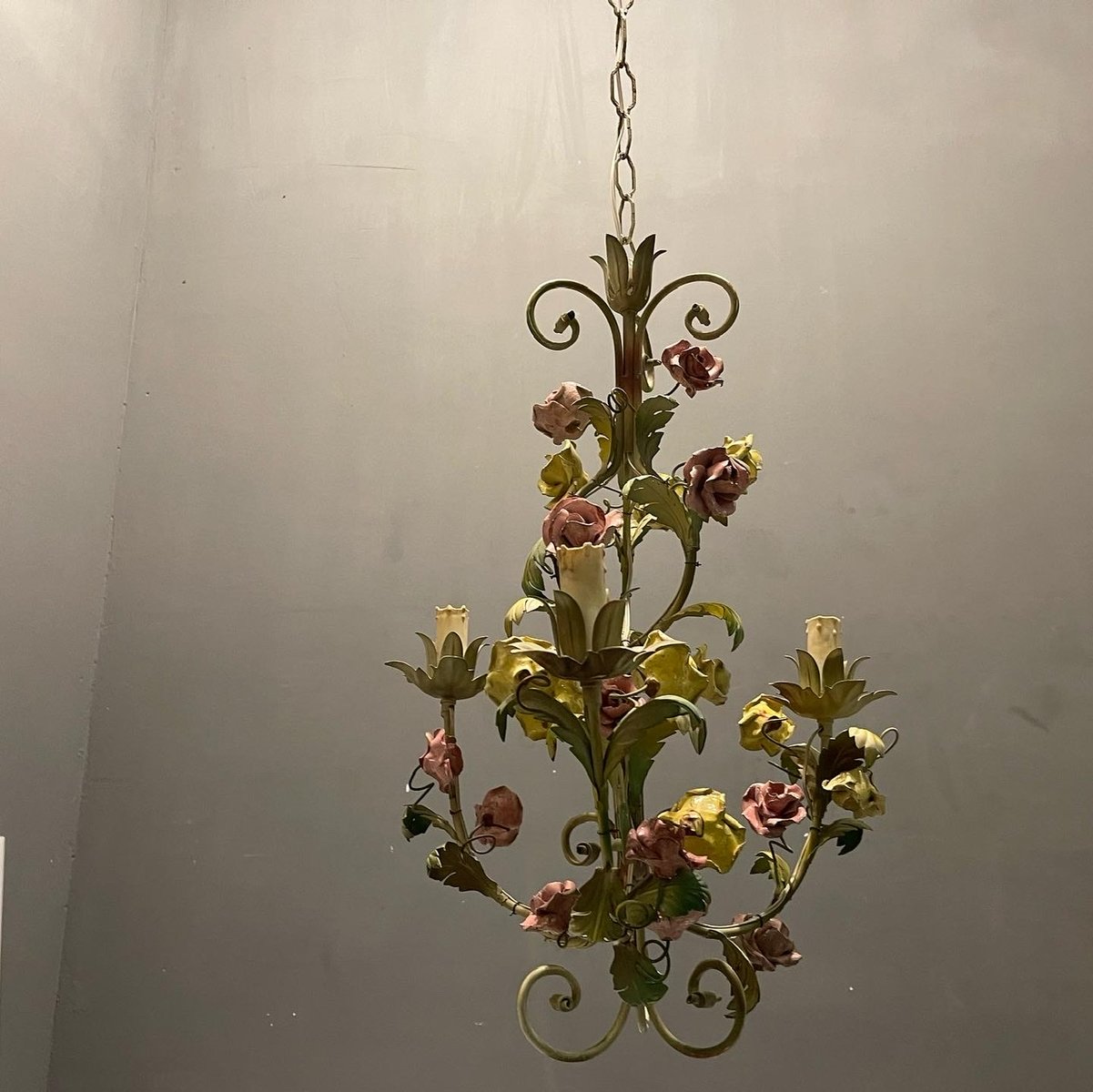Italian Tole Ceramic Flower Chandelier, 1960s for sale at Pamono
