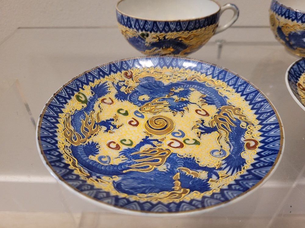 service-caf-th-motif-dragon-en-porcelaine-de-satsuma-japon