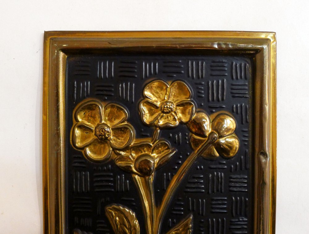 Decorative Wall Plates with Floral Motif in Black & Gold Metal from