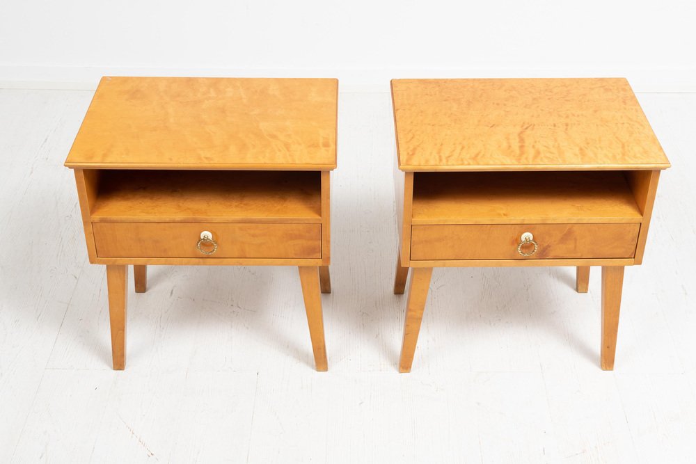 Schwedische Art Deco Nachttische aus Birke, 1920er, 2er Set bei Pamono ...