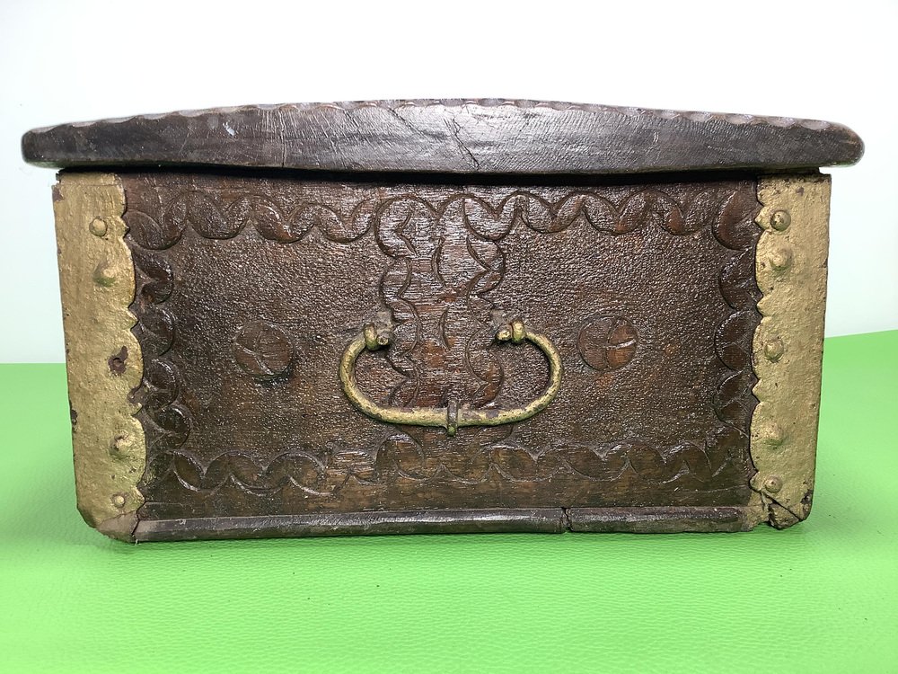 Small Antique Wooden Chest with Carved Heart Design for sale at Pamono