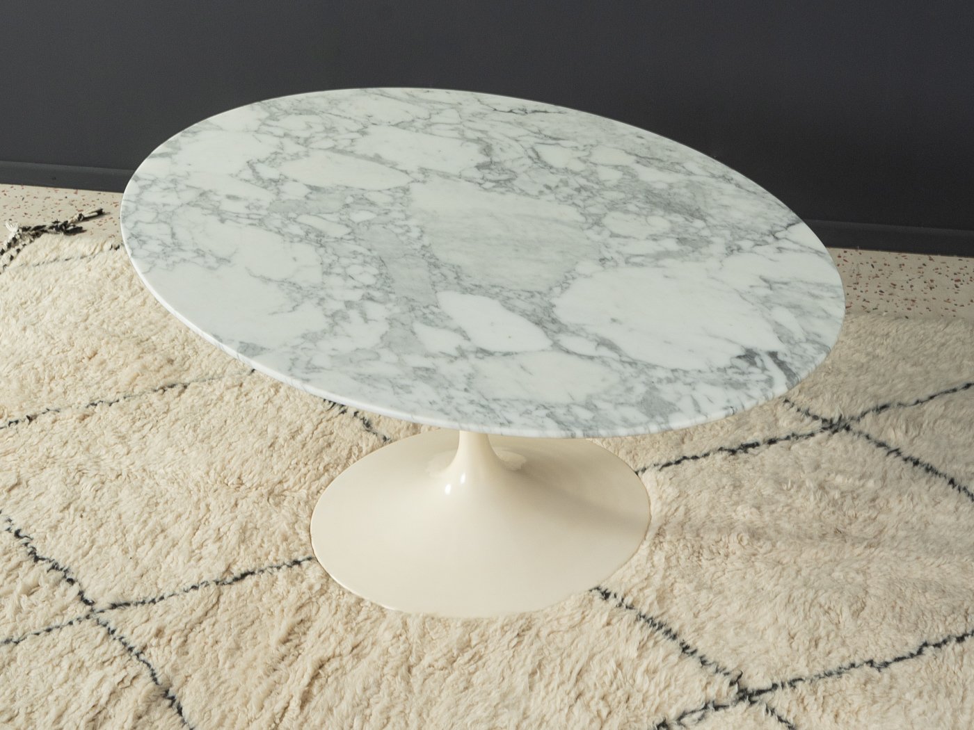 Tulip Coffee Table by Eero Saarinen for Knoll Inc. / Knoll