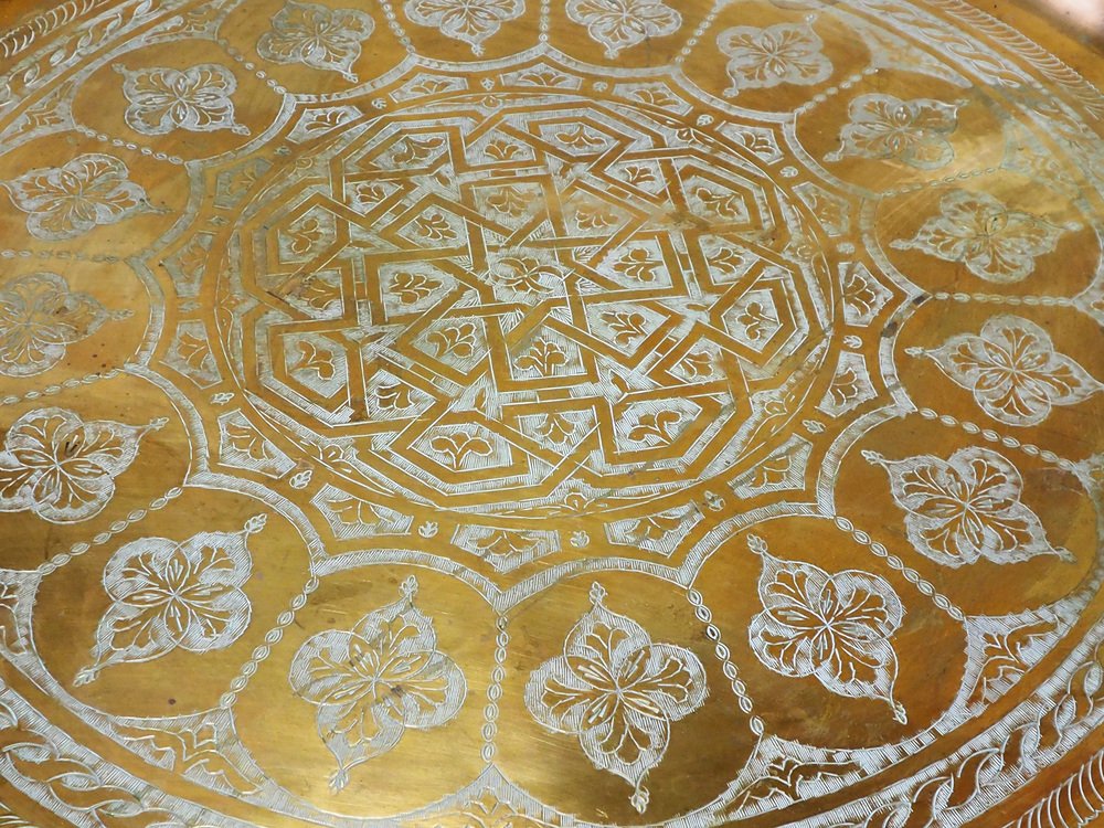 Plateau de Table Orient Antique Gravé, 1940s en vente sur Pamono