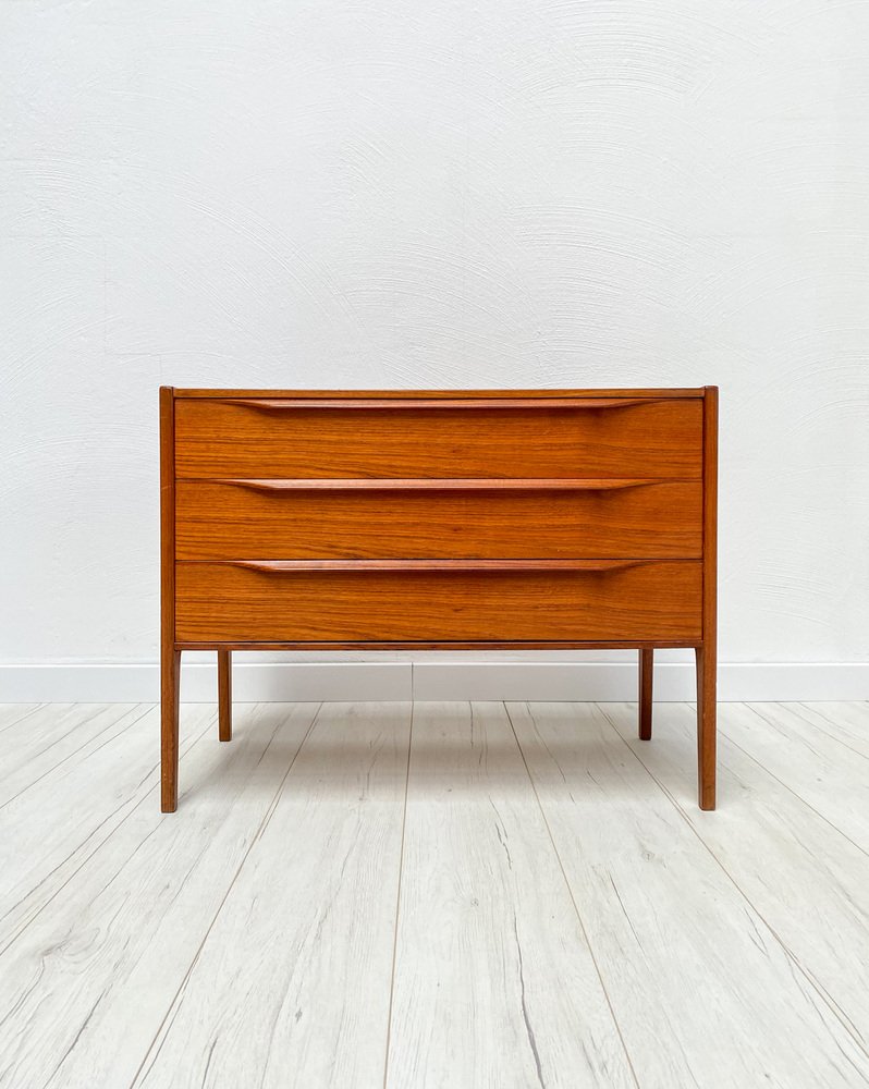 Dänische Vintage Modell Nr.34 Teak Kommode von Kai Kristiansen für ...