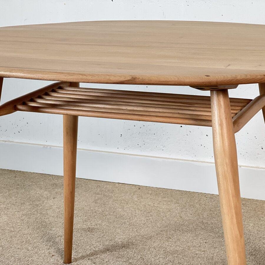 Mid-Century Round Table by Lucian Ercolani for Ercol for sale at Pamono