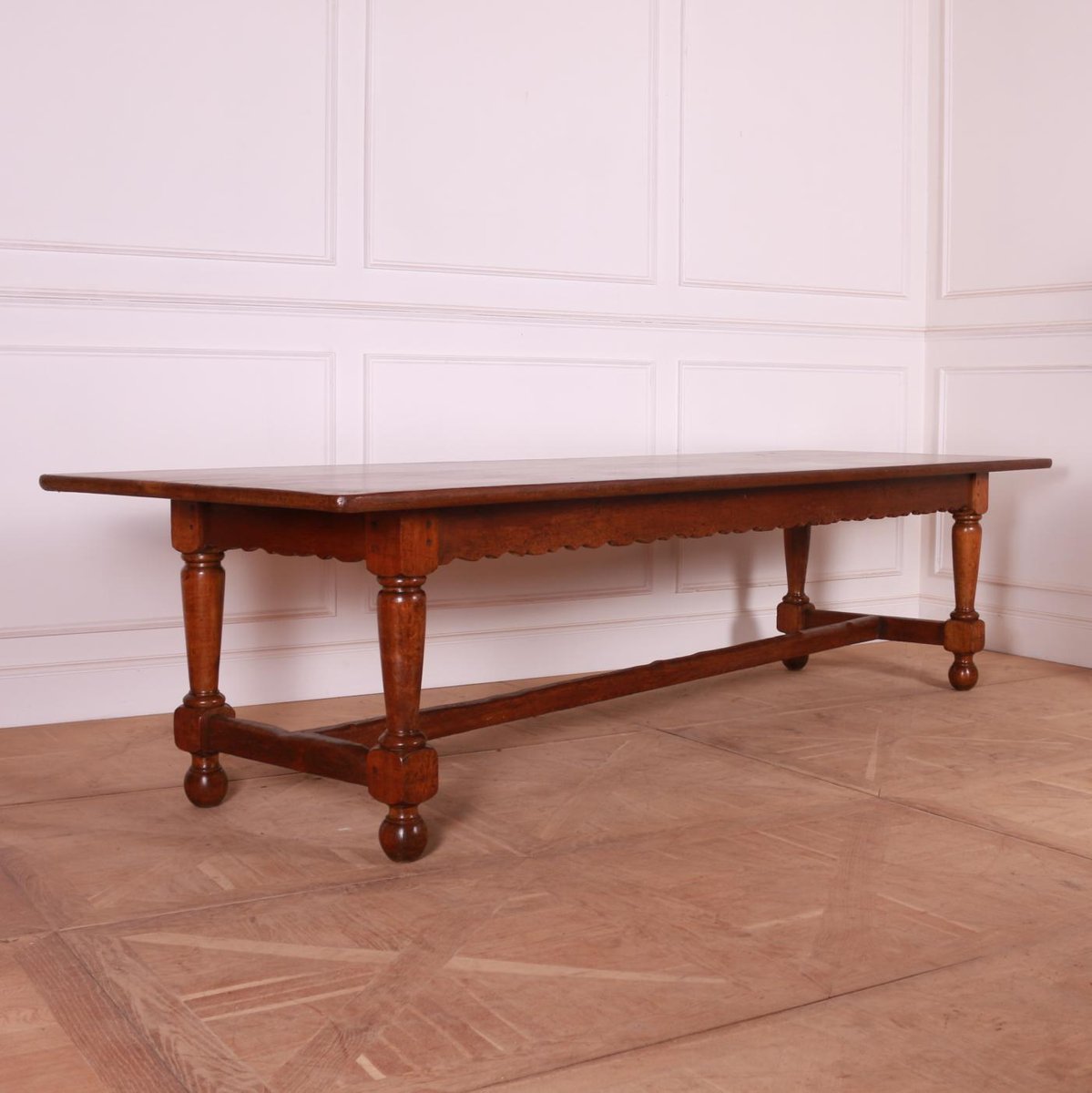 English Walnut Farmhouse Table for sale at Pamono