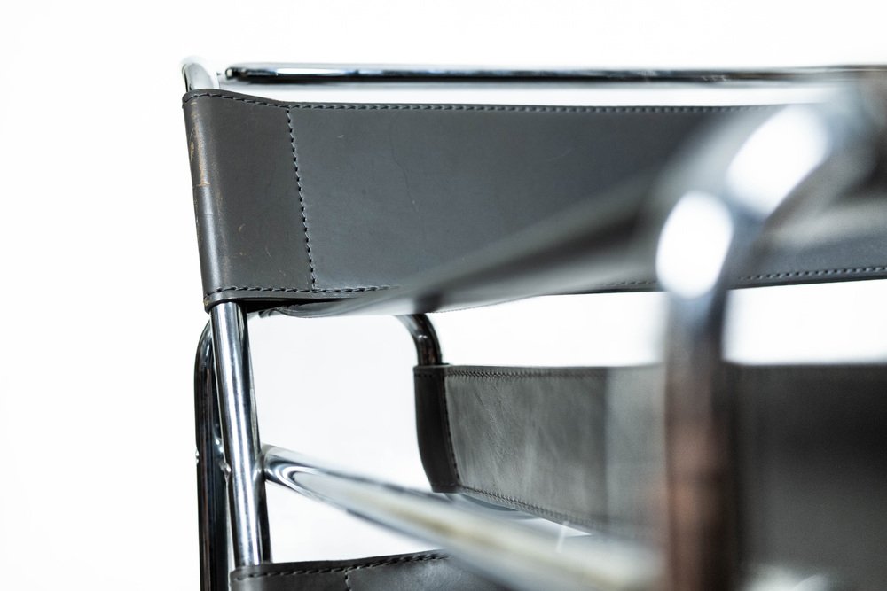 Chaise Knoll International Wassily de Marcel Breuer en cuir noir - En