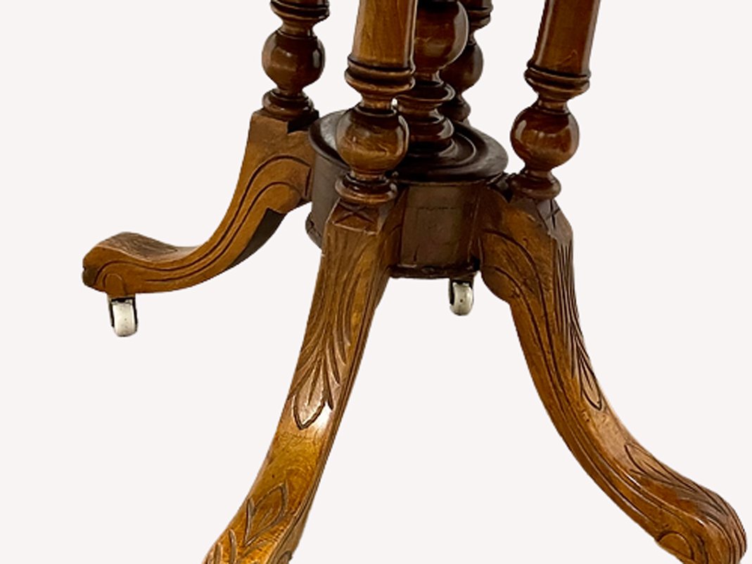 19th Century English Victorian Round Table for sale at Pamono