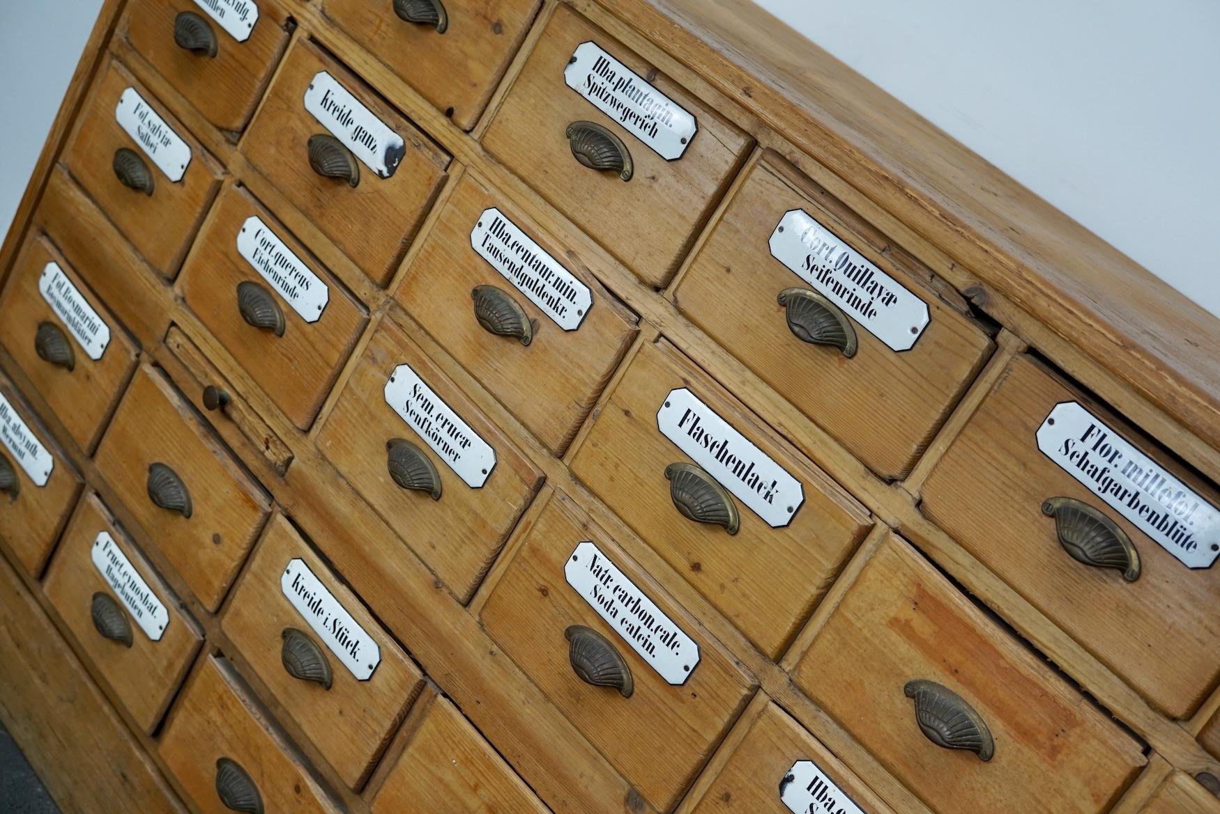 Verwunderlich Apothekerschrank Zu Verschenken Bild