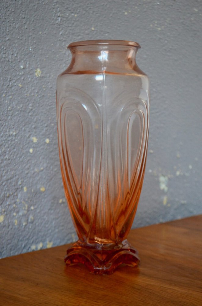 Art Deco Pink Glass Vase, 1940s for sale at Pamono