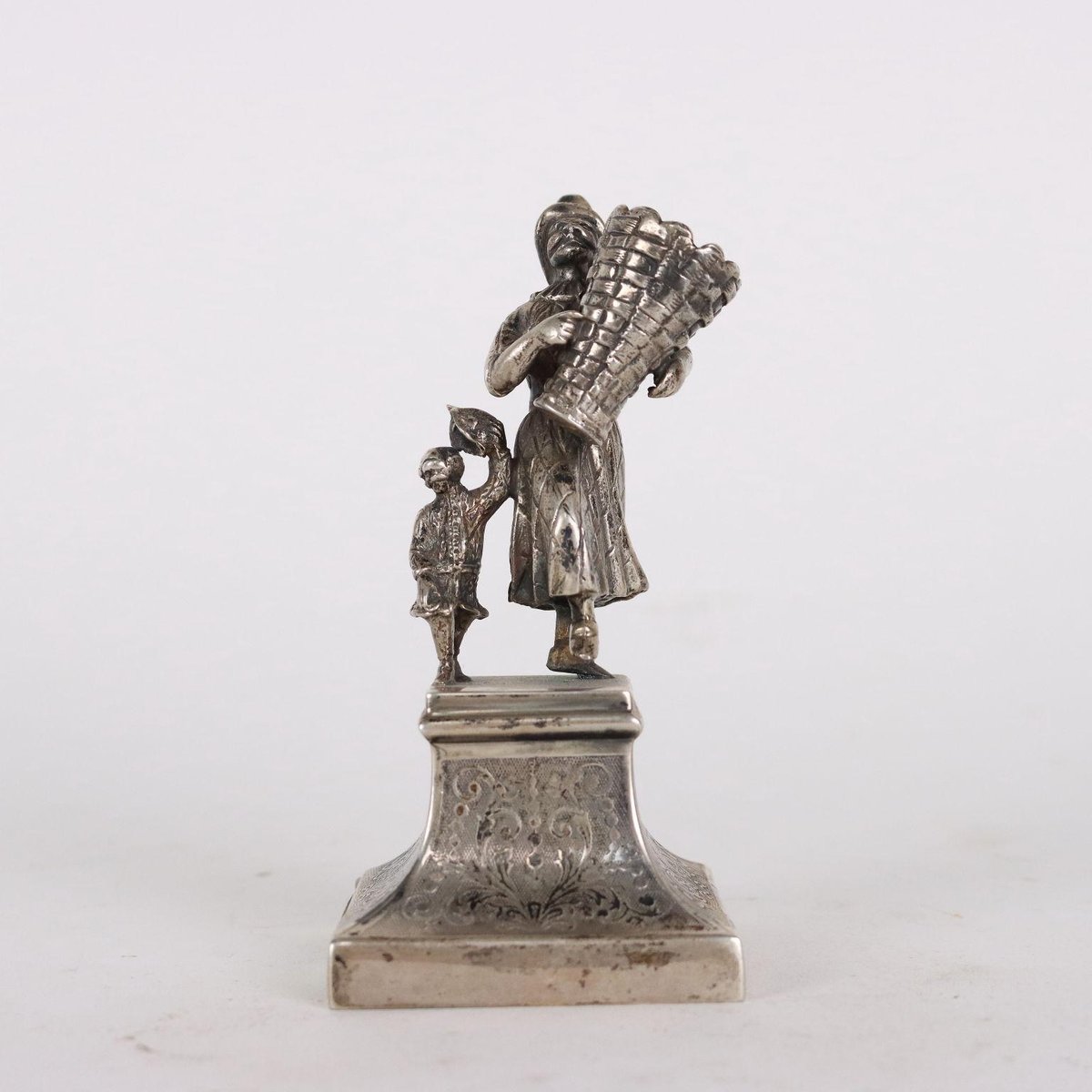 Italian Silver Figures, Set of 2 for sale at Pamono