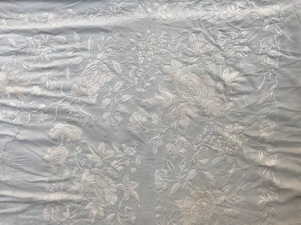 1930'S hand embroidered Chinese silk shawl