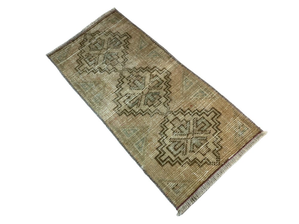 Vintage Turkish Anatolian Rug, 1960s for sale at Pamono