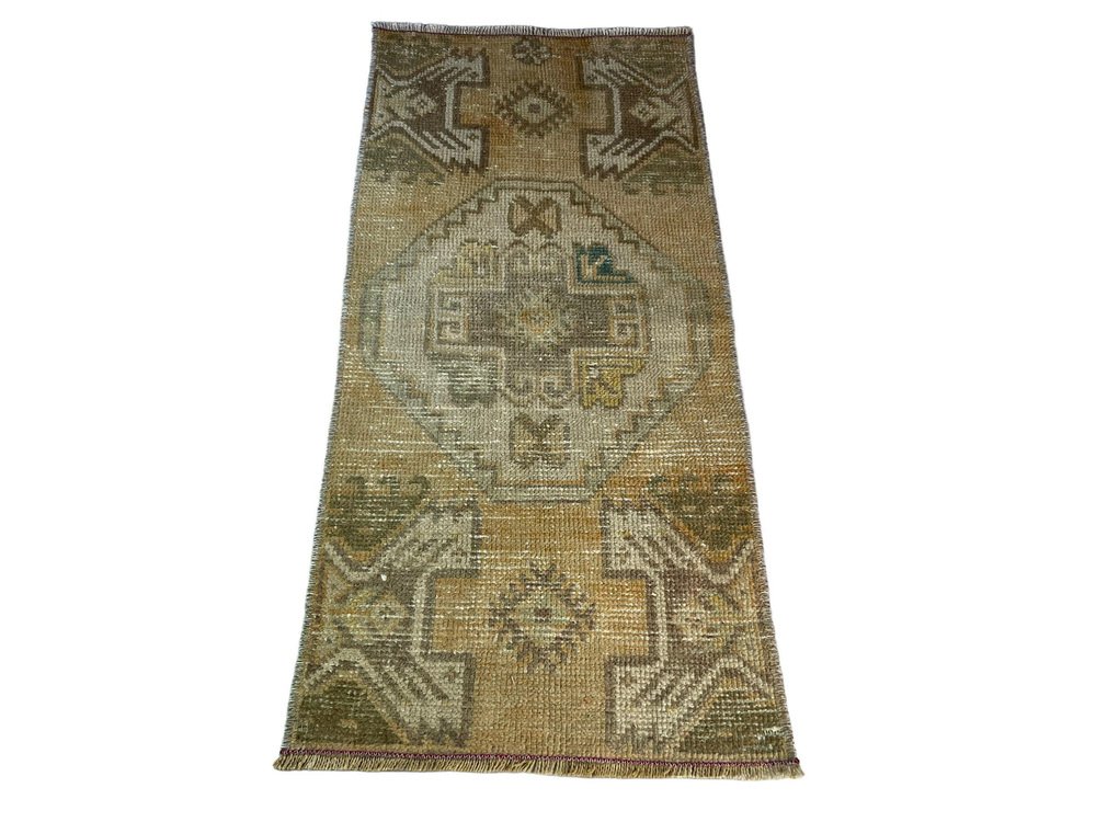 Vintage Turkish Anatolian Rug, 1960s for sale at Pamono