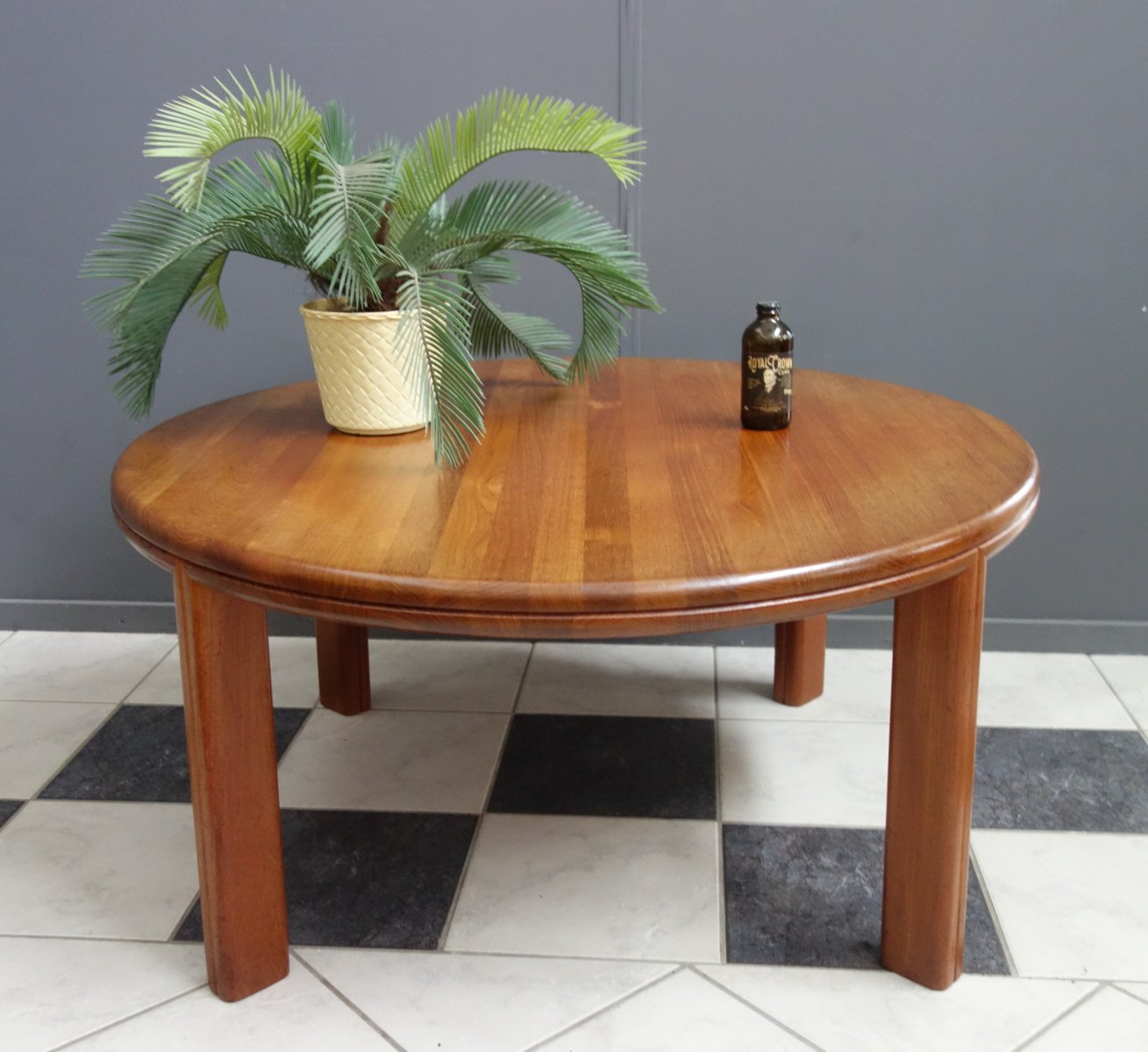 MidCentury Danish Teak Round Coffee Table, 1960s for sale at Pamono