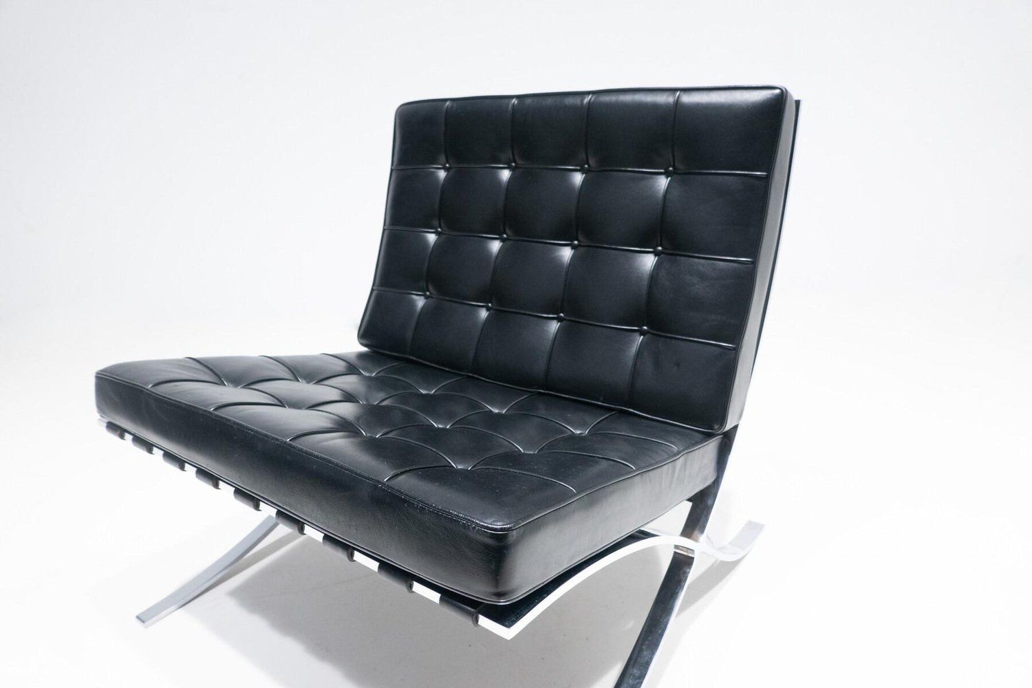 Sedie Di Mies Van Der Rohe Sedie Barcelona in pelle nera di Ludwig Mies van der Rohe per Knoll