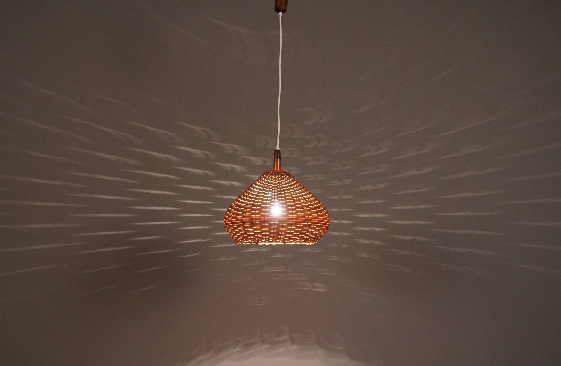 Lampada a sospensione in vimini Ikken con interruttore e