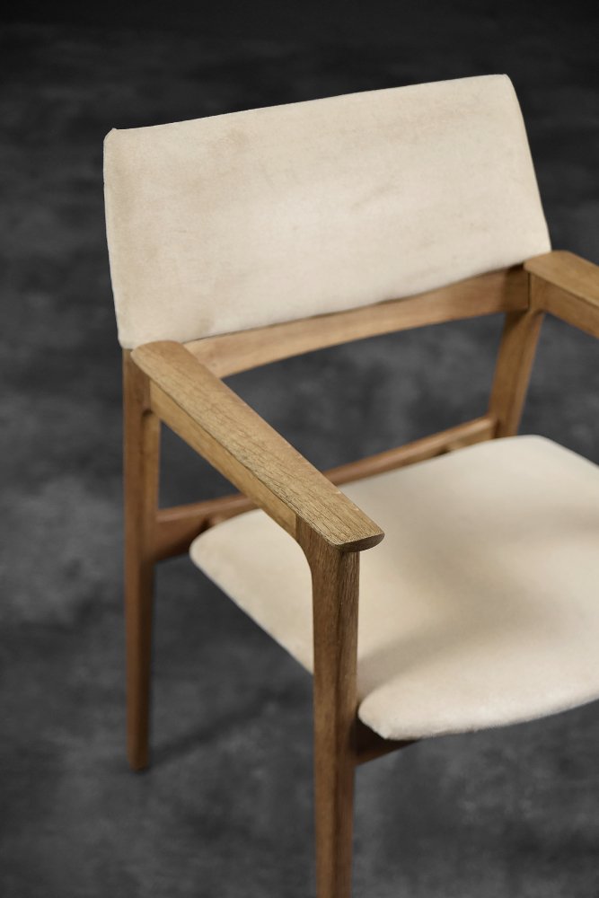 OSP Jenson Mid-Century Modern Akzentsessel – Hellbraun, 100% Polyester OSP Jenson Mid-Century Modern Akzentsessel – Hellbraun, 100% Polyester