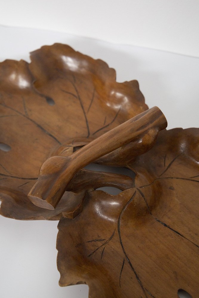 Mid-Century Wooden Leaf Centrepiece, 1950s for sale at Pamono - Old Wooden Centrepiece