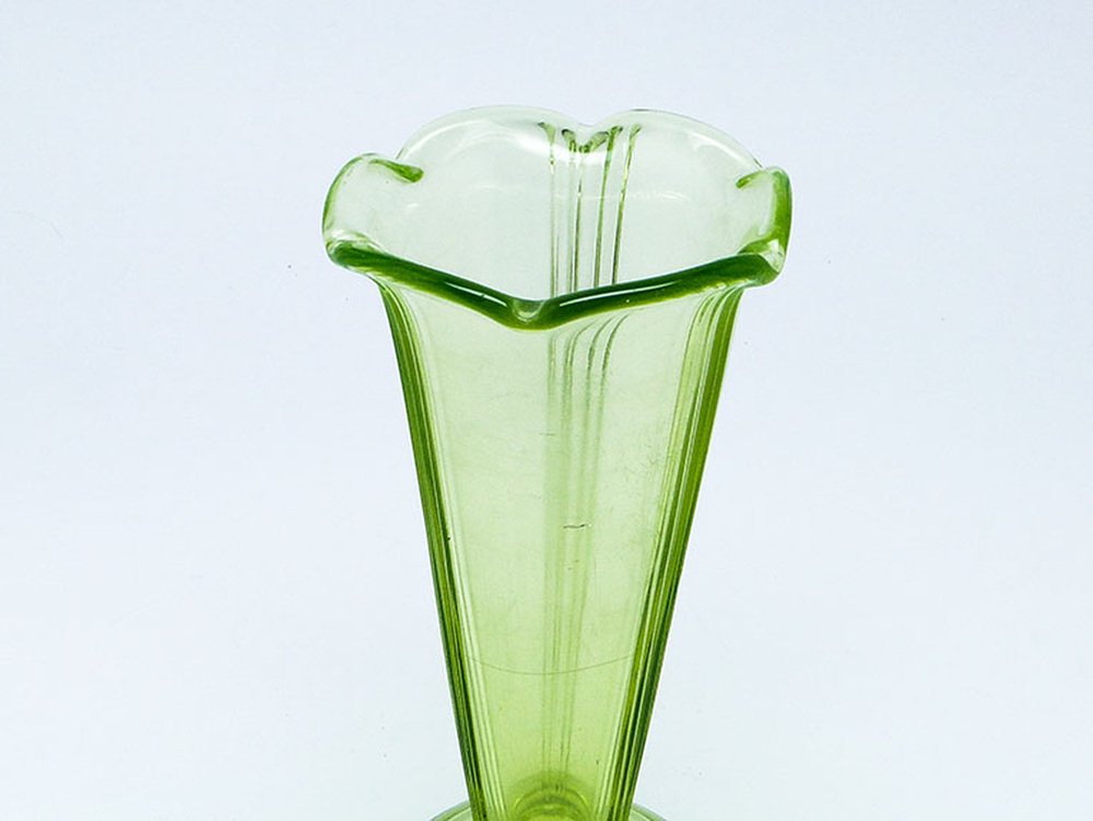 Art Deco Vase from Zawiercie Glassworks, Poland, 1930s for sale at Pamono