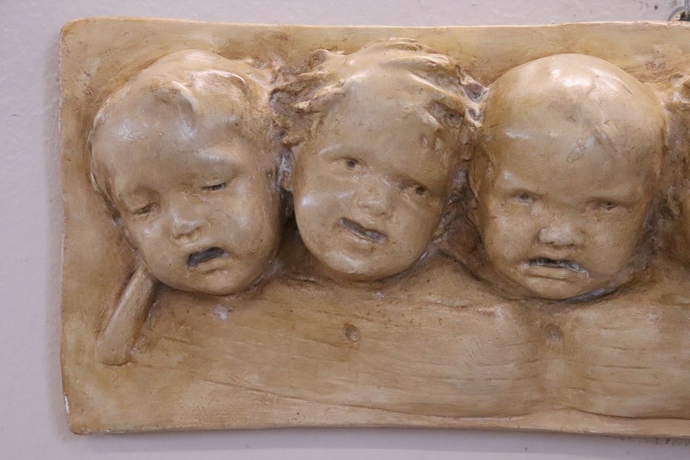 Sculpture BasRelief en Plâtre Peint en vente sur Pamono