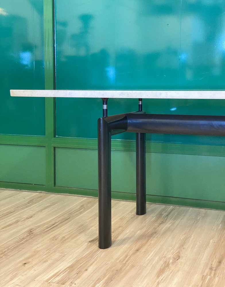 LC6 Tisch im Stil von Le Corbusier für Cassina, 1960er bei Pamono kaufen