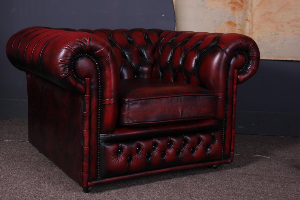Oxblood Leather Chesterfield Club Chair for sale at Pamono