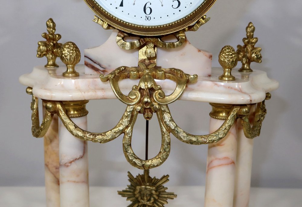 Pendules de Cheminée Style Louis XVI en Marbre et Bronze, 19ème Siècle