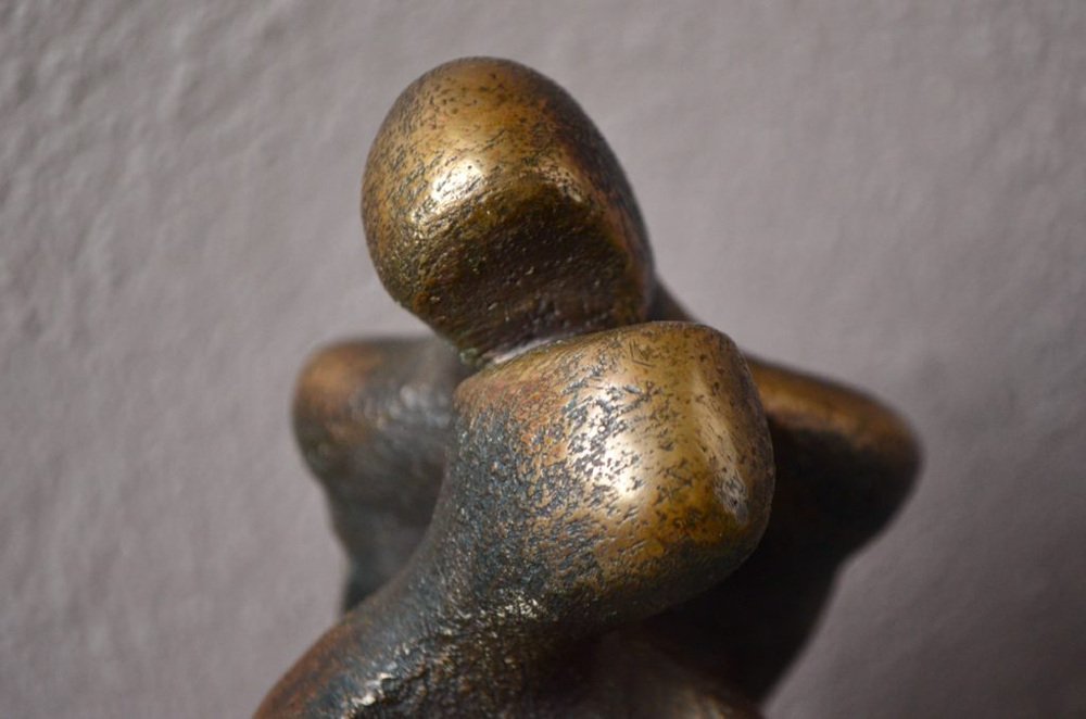 The Kiss Sculpture, 1970s for sale at Pamono
