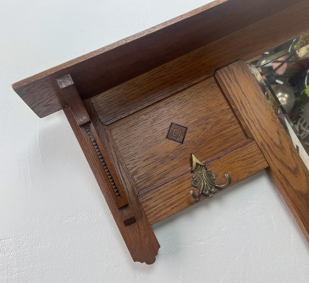20. Jahrhundert Arts &amp; Crafts Wandgarderobe aus Eiche mit Abgeschrägtem ...