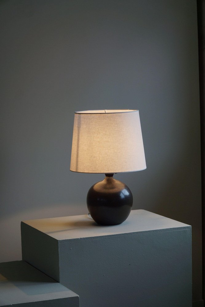 Runde dänische Art Deco Tischlampe aus Steingut, 1940er bei Pamono kaufen