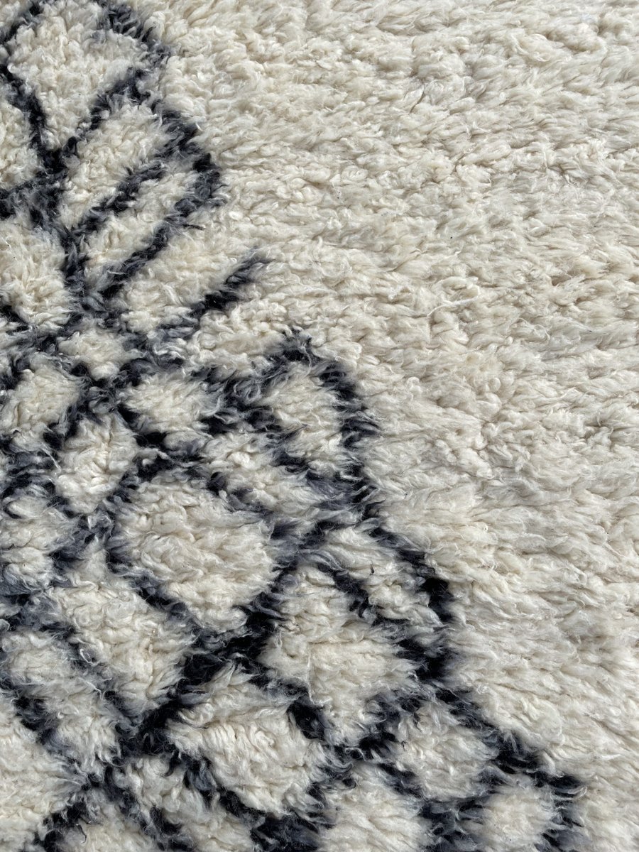 White Modern Berber Area Rug, 2000s for sale at Pamono