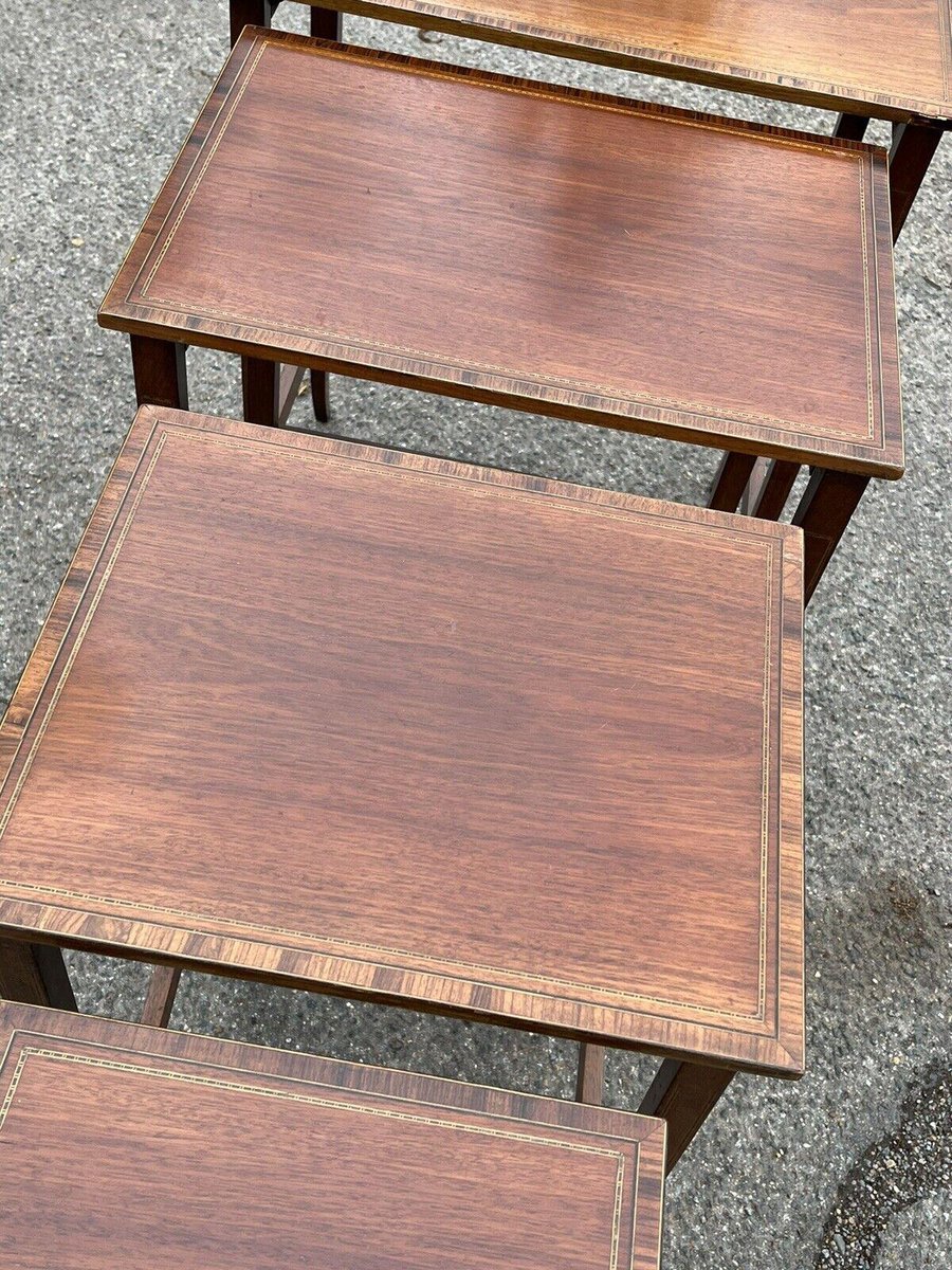 Victorian Nesting Tables in Mahogany, Set of 4 for sale at Pamono