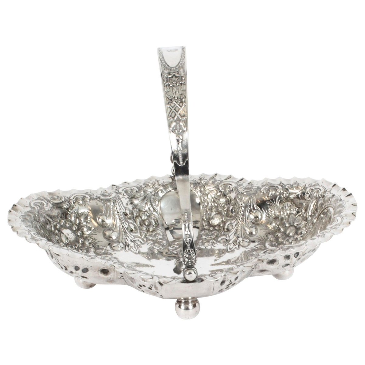 Cesto da frutta vittoriano placcato in argento di James Dixon, XIX