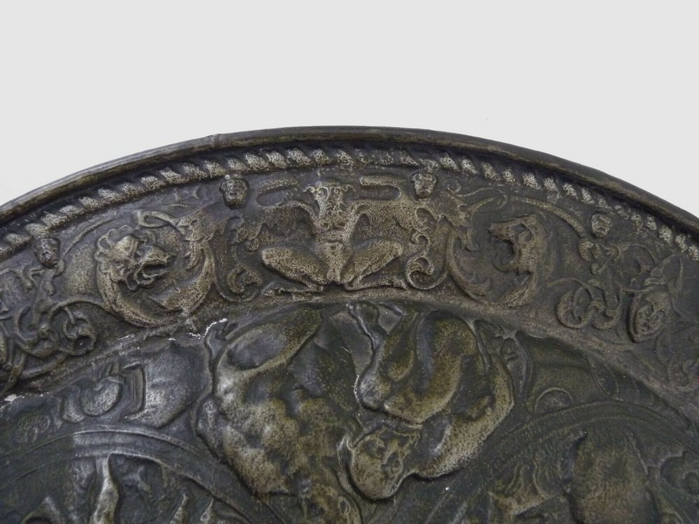 Bouclier 19ème Siècle en Fer en vente sur Pamono