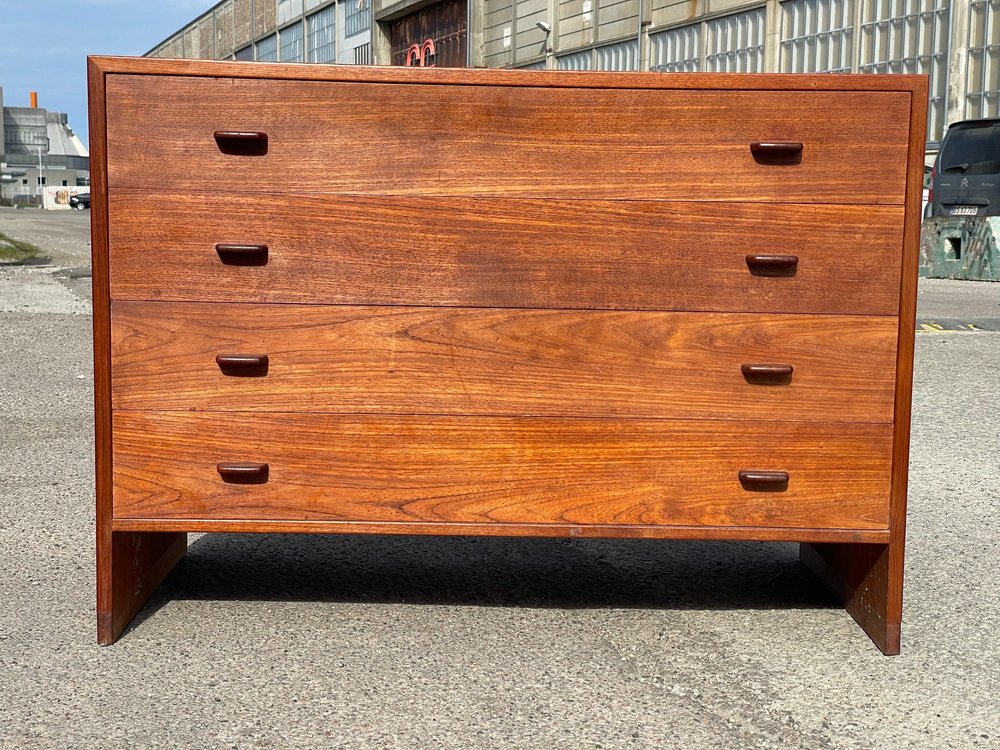 Moderne dänische Mid-Century Kommode aus Teak von Hans J. Wegner für RY ...