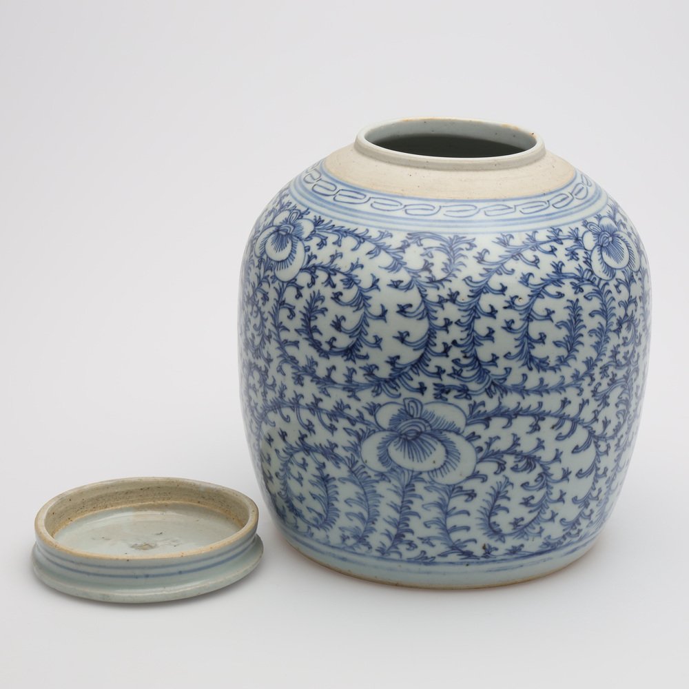 Chinese Ginger Pot with Lid, 1850s for sale at Pamono