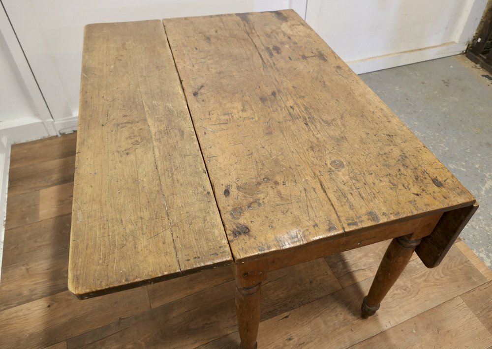 Antique Drop Leaf Cottage Dining Table in Pine for sale at Pamono