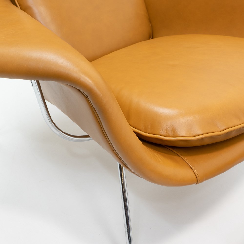 womb-chair-and-ottoman-by-eero-saarinen-for-knoll-2000s-set-of-2-for