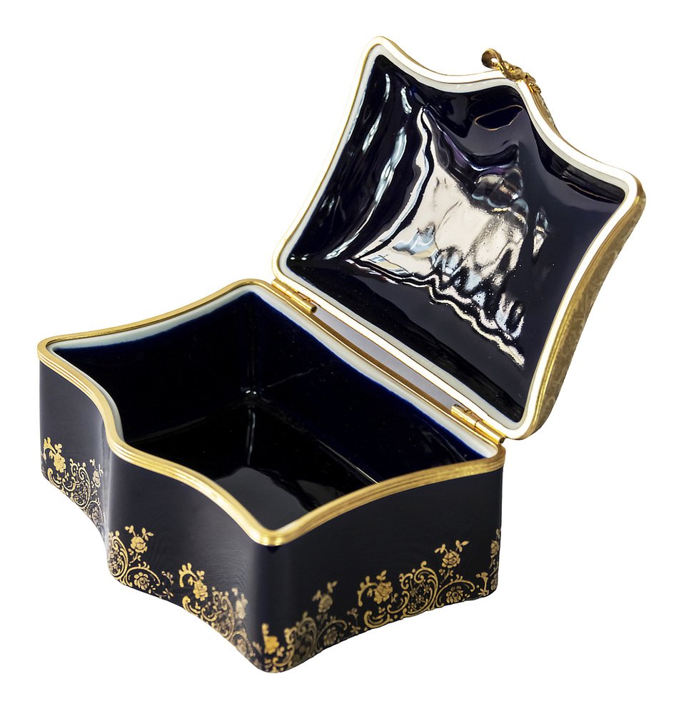 Large Porcelain Jewelry Box Decorated with 22Karat Gold by Limoges Castel, 1980s for sale at Pamono