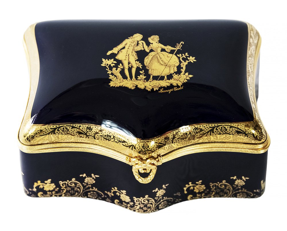 Large Porcelain Jewelry Box Decorated with 22Karat Gold by Limoges Castel, 1980s for sale at Pamono