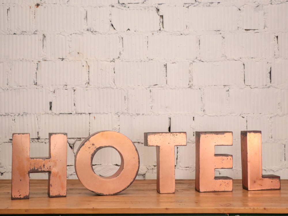 Vintage Italian Hotel Letters in Copper, 1960s, Set of 5 for sale at Pamono
