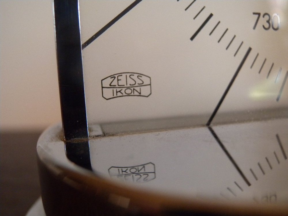 Bauhaus Art Deco Table Barometer in Chrome from Zeiss Ikon, 1930s for