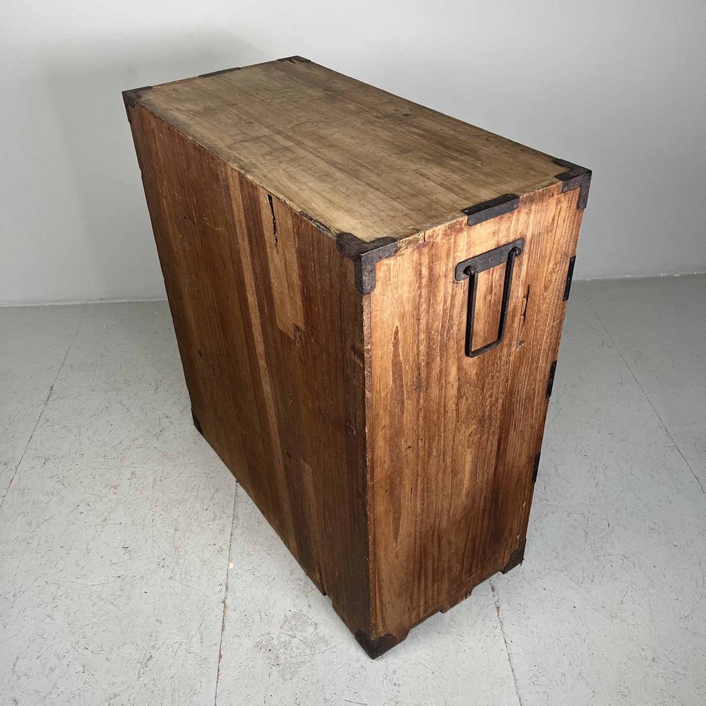 Cajonera kimono japonesa Ladenkast Taishō, década de 1890 en venta en